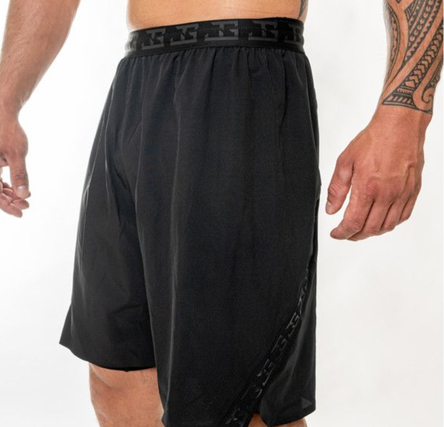 THE ESSENTIAL SHORT- BLACK/BLACK