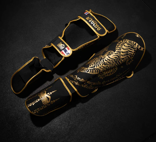 Schienbeinschutz Muay Thai - Limited Black Edition