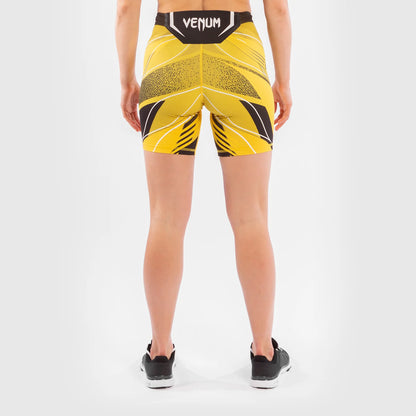 UFC by Venum Authentic Fight Night Damen Vale Tudo Shorts - Long Fit - Gelb