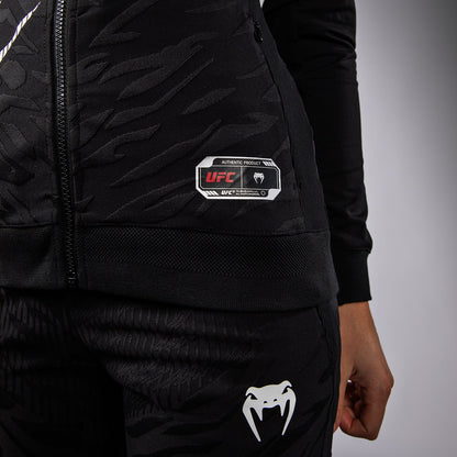 UFC Fusion by Venum Authentic Fight Night Damen Walkout Hoodie - Schwarz
