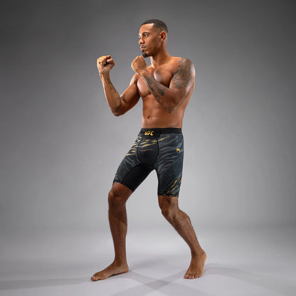 UFC Fusion by Venum Authentic Fight Night Herren Vale Tudo Short - Black/Gold