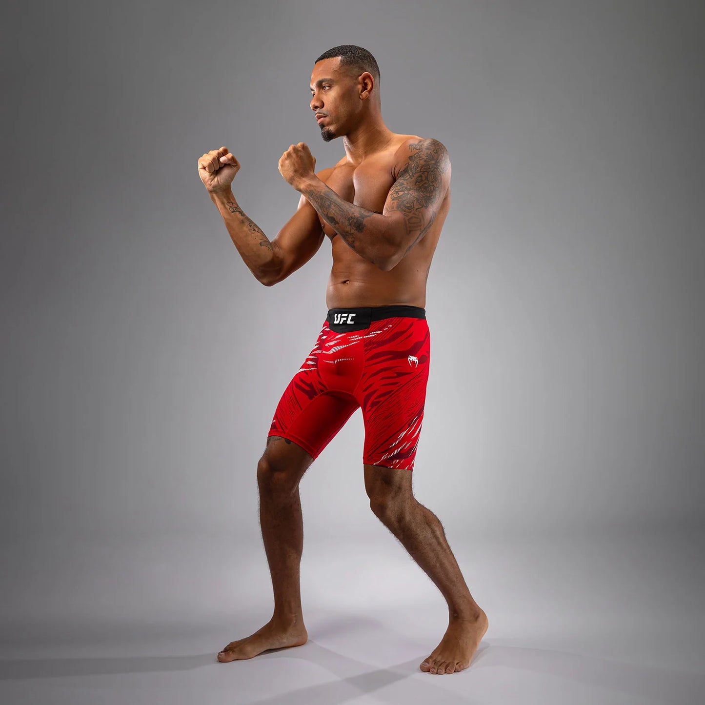 UFC Fusion by Venum Authentic Fight Night Herren Vale Tudo Short - Rot