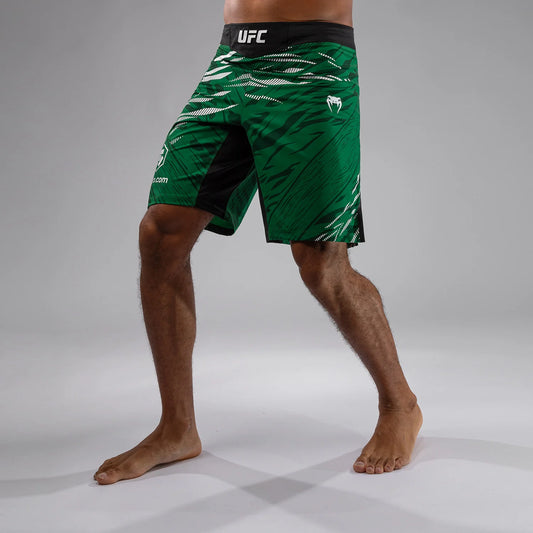 UFC Fusion by Venum Authentic Fight Night Herren Fight Short - Long Fit - Grün