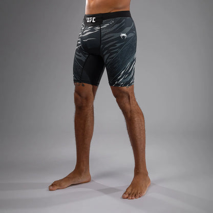 UFC Fusion by Venum Authentic Fight Night Herren Vale Tudo Short - Schwarz