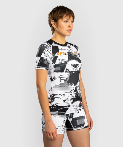 UFC Zenith by Venum Authentic Fight Week Performance Kurzarm Rashguard Damen - Weiß