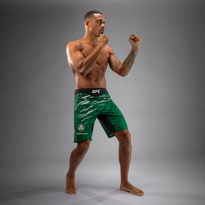 UFC Fusion by Venum Authentic Fight Night Herren Fight Short - Long Fit - Grün