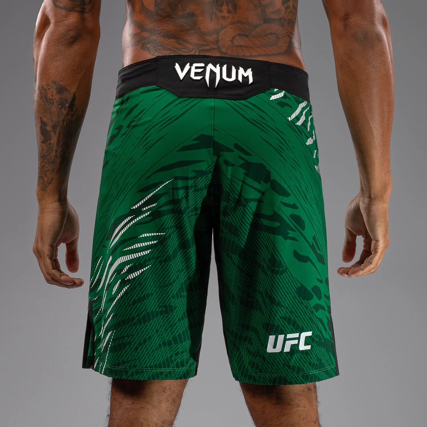 UFC Fusion by Venum Authentic Fight Night Herren Fight Short - Long Fit - Grün