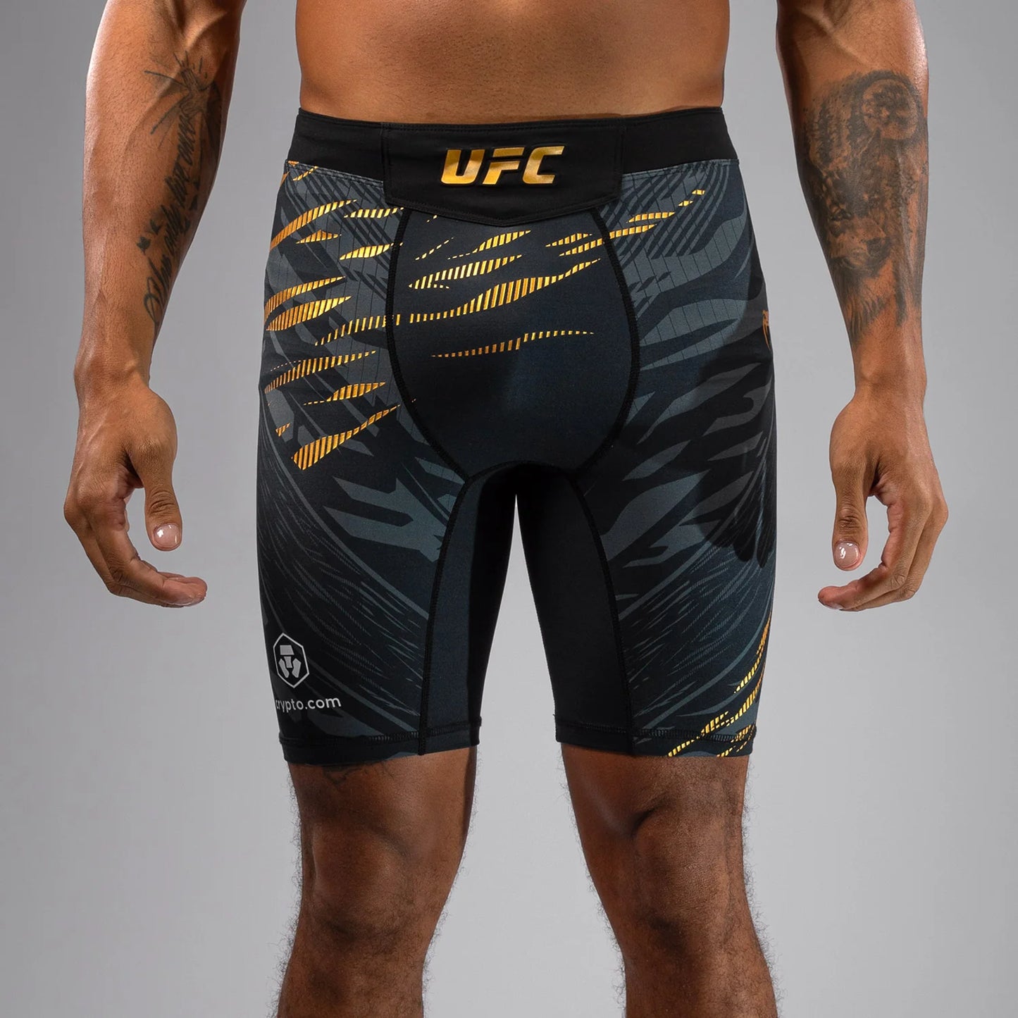 UFC Fusion by Venum Authentic Fight Night Herren Vale Tudo Short - Black/Gold