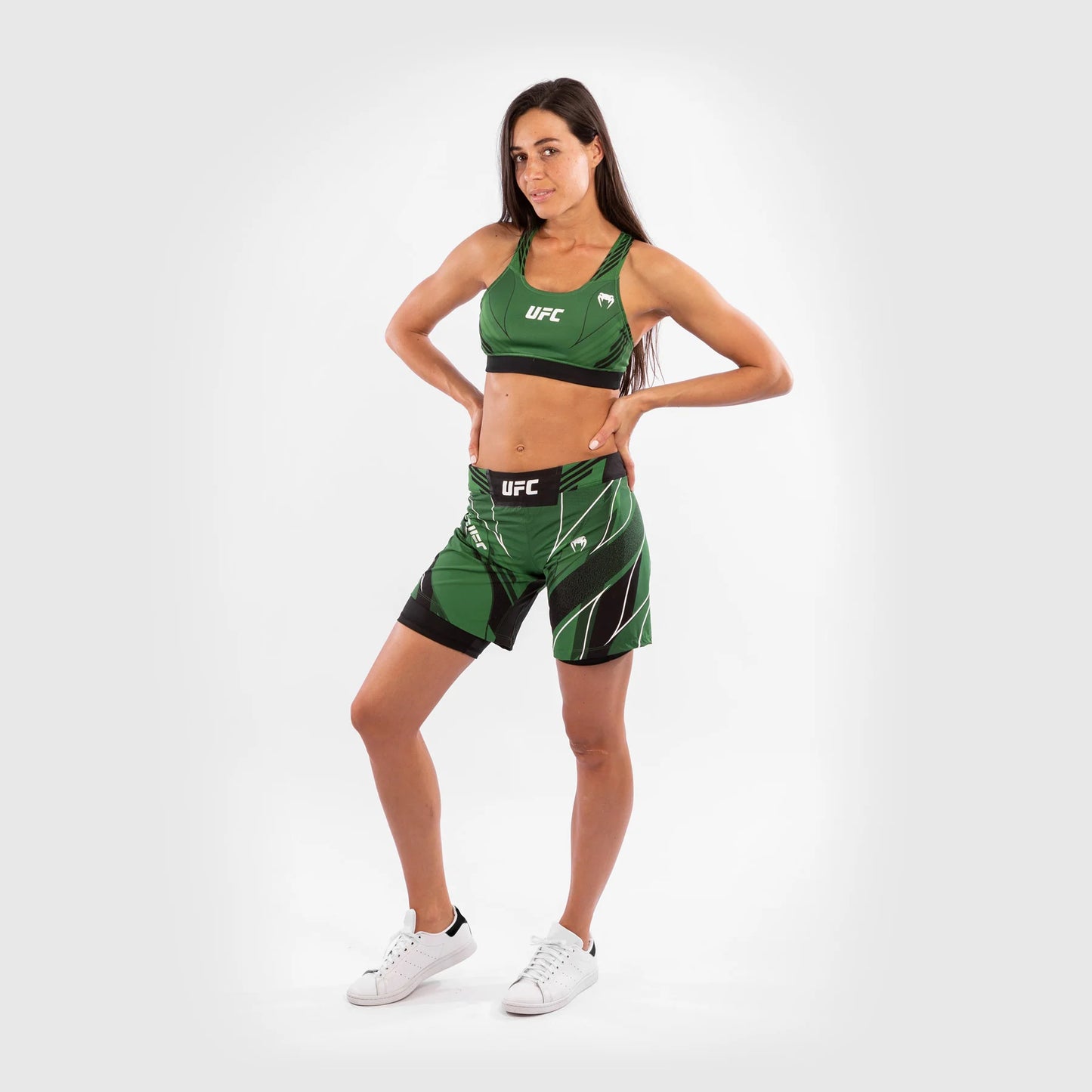 UFC by Venum Authentic Fight Night Damen Shorts - Long Fit - Grün
