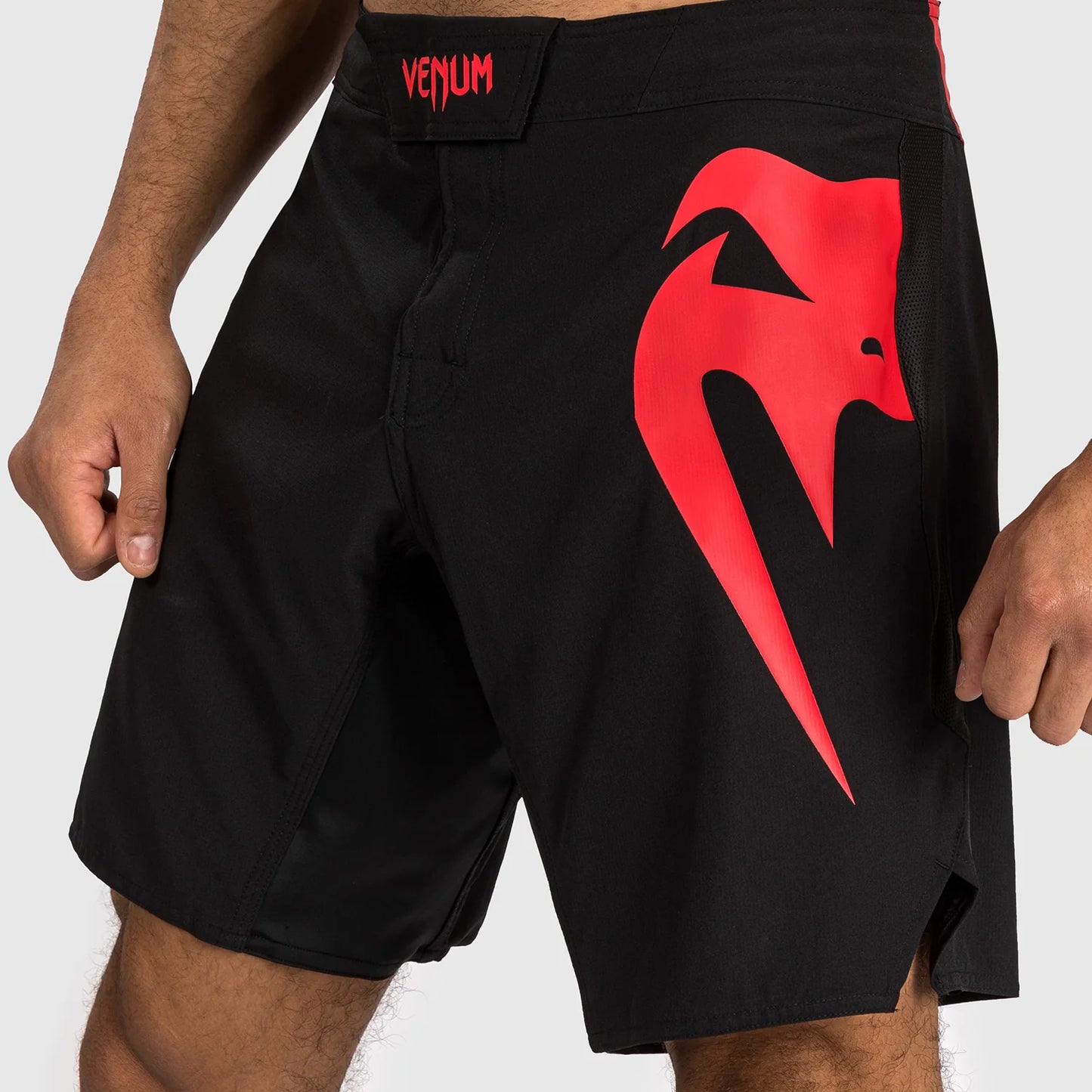 Venum Light 5.0 Fight Shorts - black red