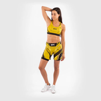 UFC by Venum Authentic Fight Night Damen Shorts - Long Fit - Gelb
