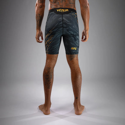 UFC Fusion by Venum Authentic Fight Night Herren Vale Tudo Short - Black/Gold