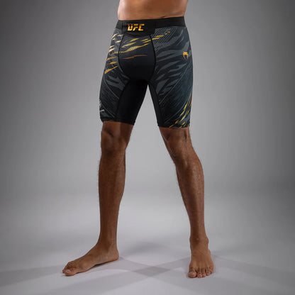 UFC Fusion by Venum Authentic Fight Night Herren Vale Tudo Short - Champion