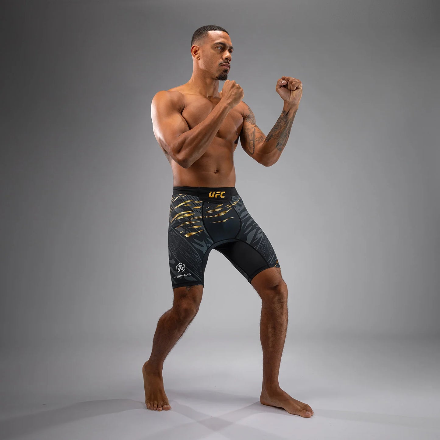 UFC Fusion by Venum Authentic Fight Night Herren Vale Tudo Short - Black/Gold