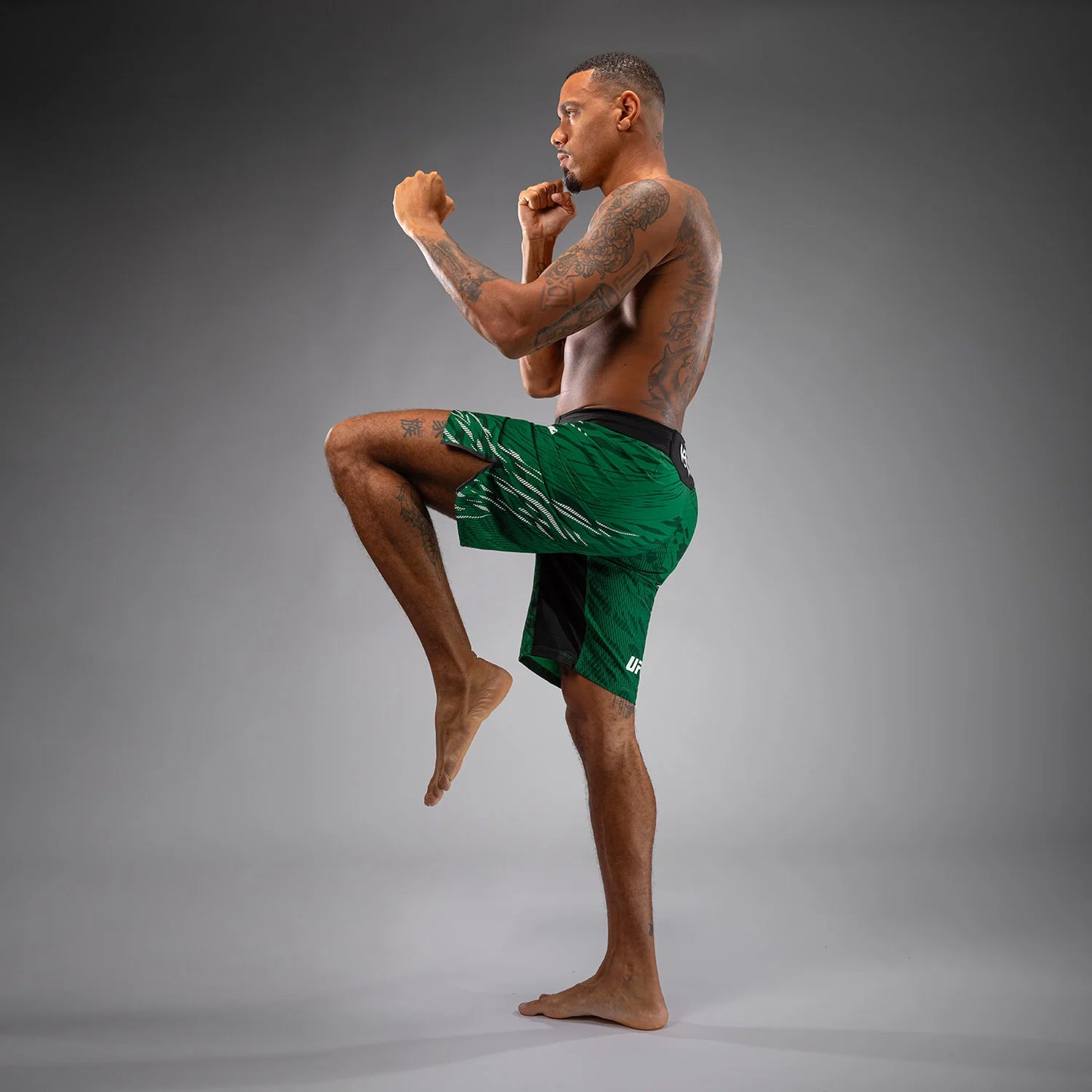 UFC Fusion by Venum Authentic Fight Night Herren Fight Short - Long Fit - Grün