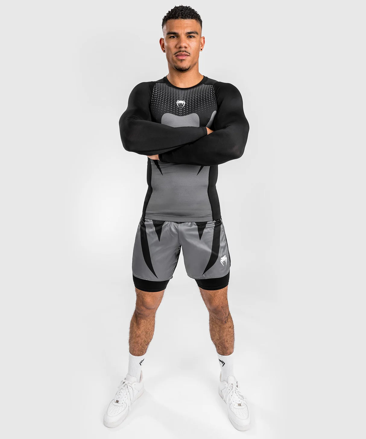 Venum Attack Rashguards Long Sleeves - Black