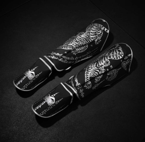 Schienbeinschutz Muay Thai - Limited Silver Edition