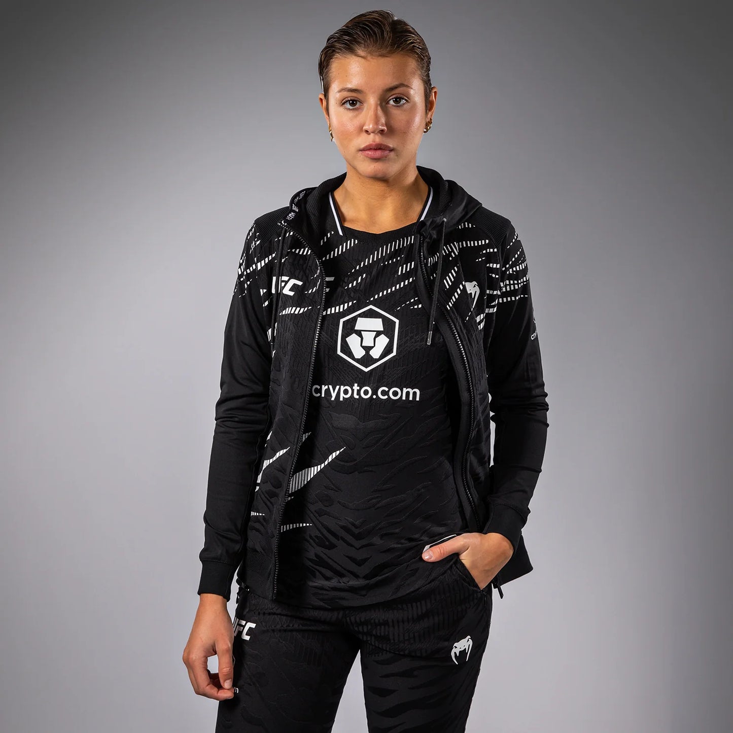 UFC Fusion by Venum Authentic Fight Night Damen Walkout Hoodie - Schwarz