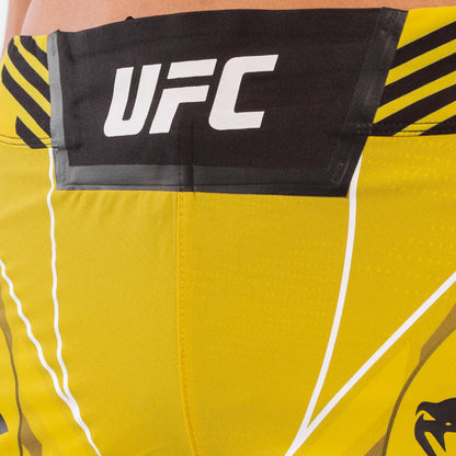 UFC by Venum Authentic Fight Night Damen Shorts - Long Fit - Gelb