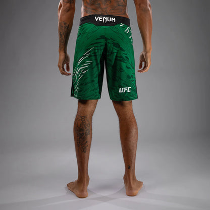 UFC Fusion by Venum Authentic Fight Night Herren Fight Short - Long Fit - Grün