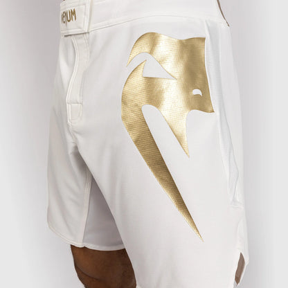 Venum Light 5.0 Fight Shorts - Weiß/Gold