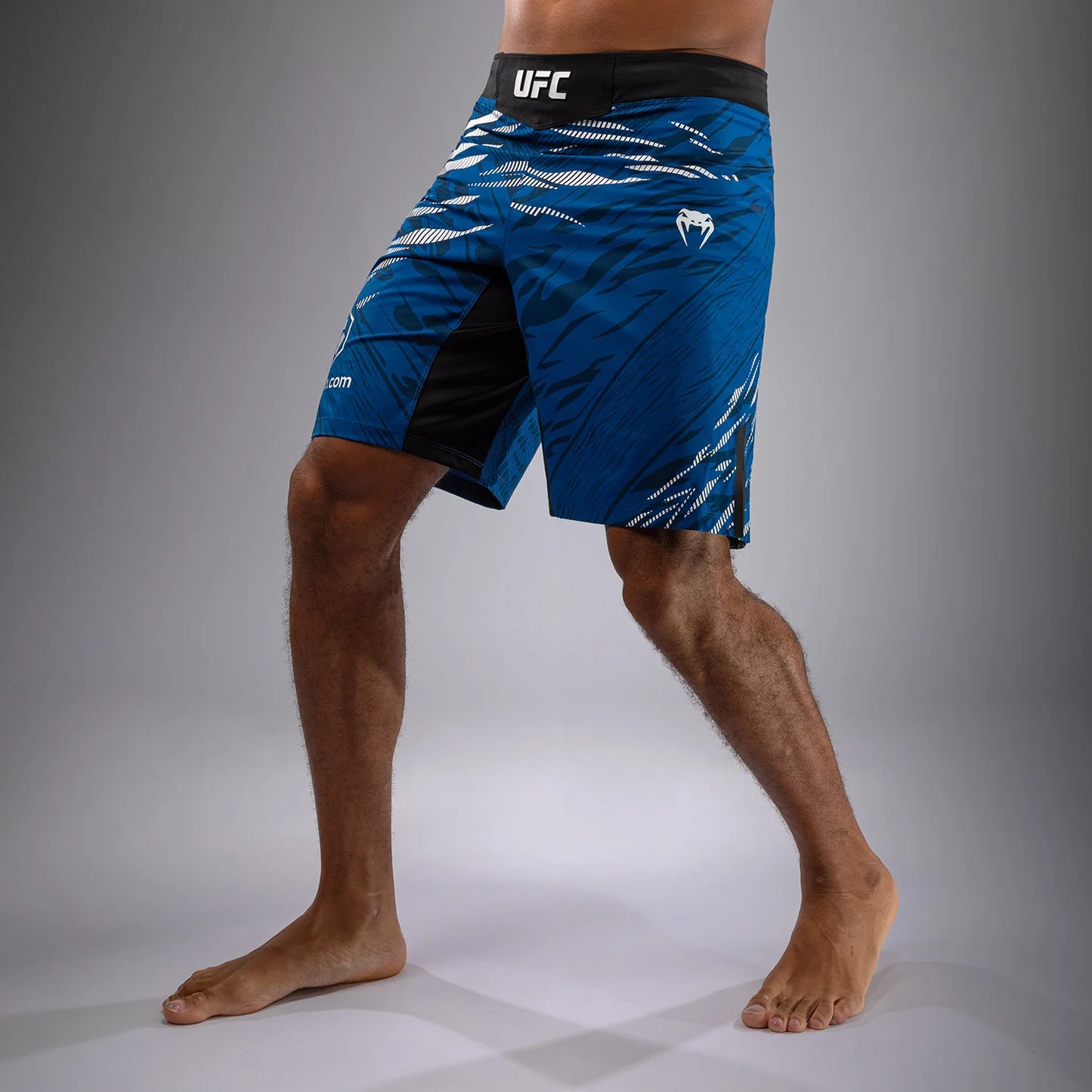 UFC Fusion by Venum Authentic Fight Night Herren Fight Short - Long Fit - Blau