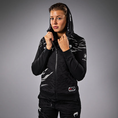 UFC Fusion by Venum Authentic Fight Night Damen Walkout Hoodie - Schwarz