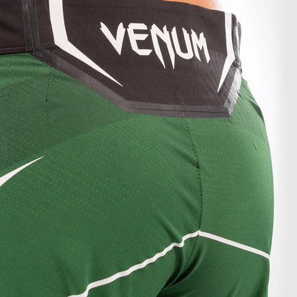UFC by Venum Authentic Fight Night Damen Shorts - Long Fit - Grün