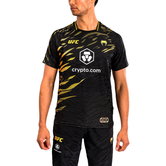 UFC Fusion by Venum Authentic Fight Night Herren Walkout Jersey - Schwarz/Gold